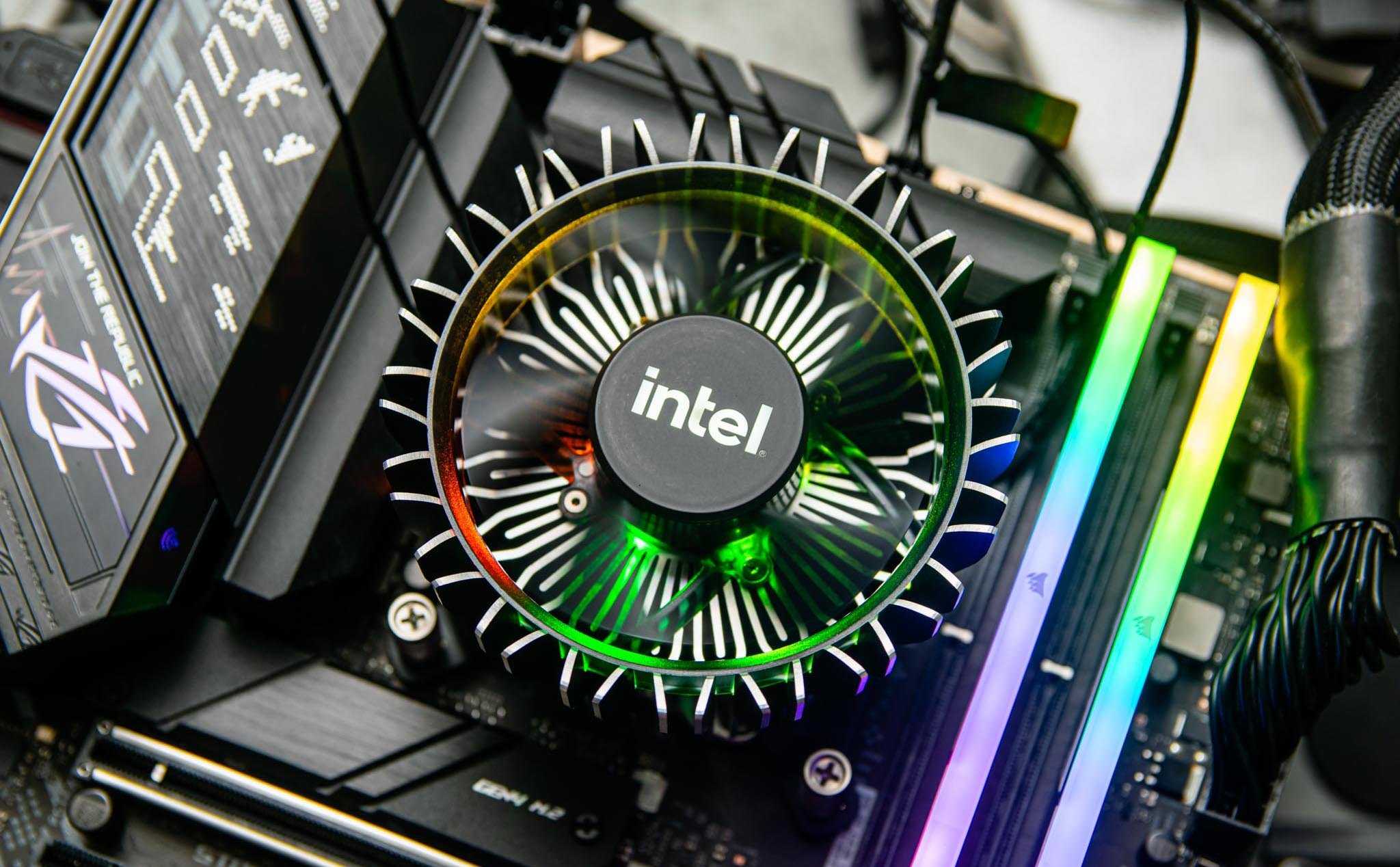 Stock fan/cooler là gì? Có nên xài để tản nhiệt cho CPU hay không?
